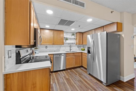 Condo in Orlando, Florida, 2 bedrooms  № 2201836 - photo 25
