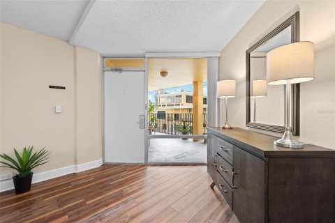 Condo in Orlando, Florida, 2 bedrooms  № 2201836 - photo 11