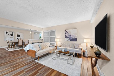 Condo in Orlando, Florida, 2 bedrooms  № 2201836 - photo 23