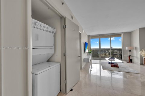 Copropriété à vendre à Hallandale Beach, Floride: 3 chambres, 145.95 m2 № 2145712 - photo 14