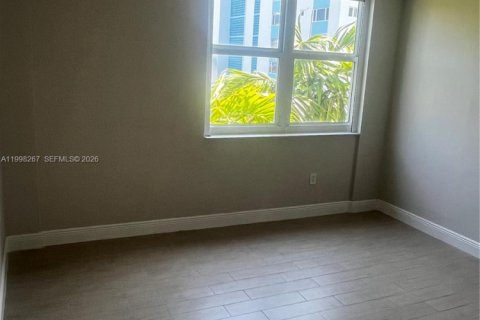 Condominio en alquiler en Bay Harbor Islands, Florida, 1 dormitorio, 88.26 m2 № 2063495 - foto 18