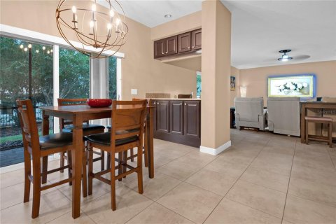 House in Davenport, Florida 5 bedrooms, 336.58 sq.m. № 1900027 - photo 13