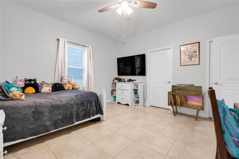 House in Davenport, Florida 5 bedrooms, 336.58 sq.m. № 1900027 - photo 19