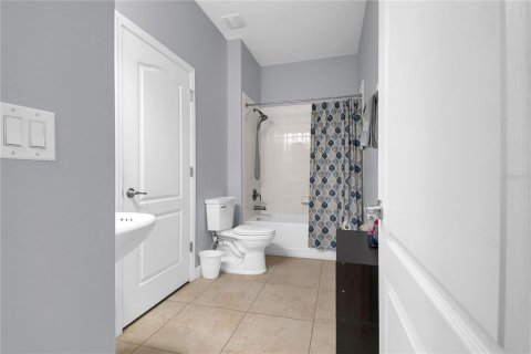 House in Davenport, Florida 5 bedrooms, 336.58 sq.m. № 1900027 - photo 20
