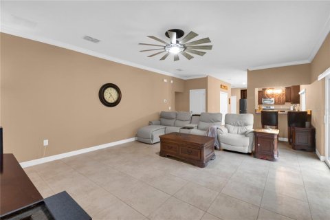 House in Davenport, Florida 5 bedrooms, 336.58 sq.m. № 1900027 - photo 16
