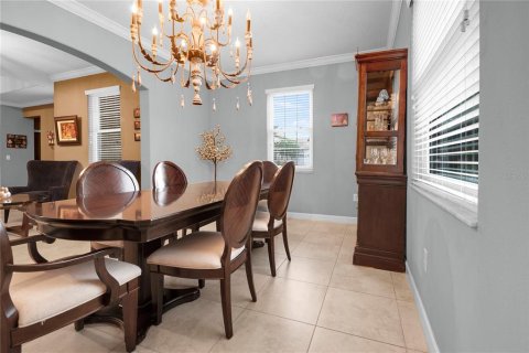 House in Davenport, Florida 5 bedrooms, 336.58 sq.m. № 1900027 - photo 11