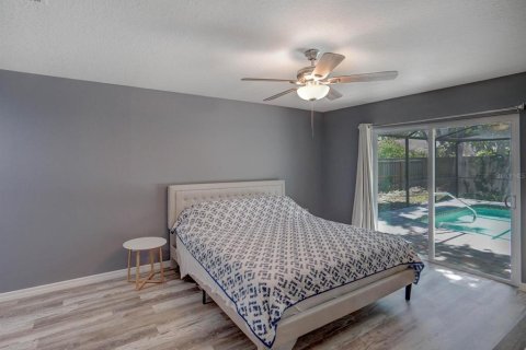 House in Palm Harbor, Florida 4 bedrooms, 179.49 sq.m. № 1566390 - photo 18