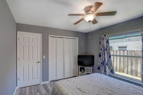 House in Palm Harbor, Florida 4 bedrooms, 179.49 sq.m. № 1566390 - photo 29
