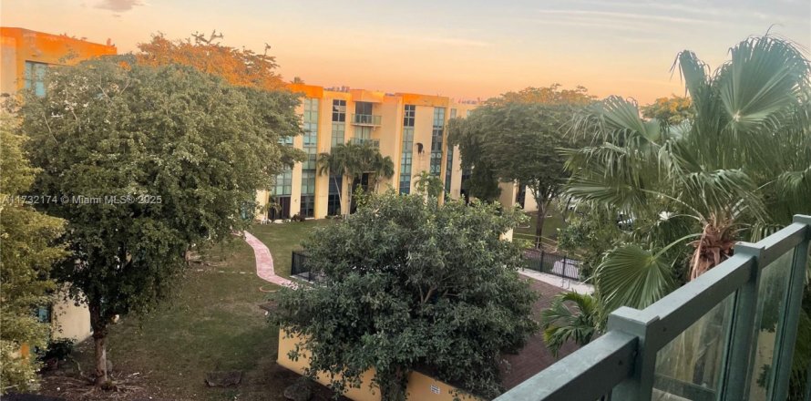 Condominio en Miami, Florida, 4 dormitorios № 1481627
