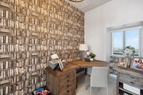 Condominio en venta en Miami, Florida, 4 dormitorios, 224.64 m2 № 2034478 - foto 25