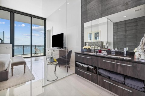 Condominio en venta en Miami, Florida, 4 dormitorios, 224.64 m2 № 2034478 - foto 16
