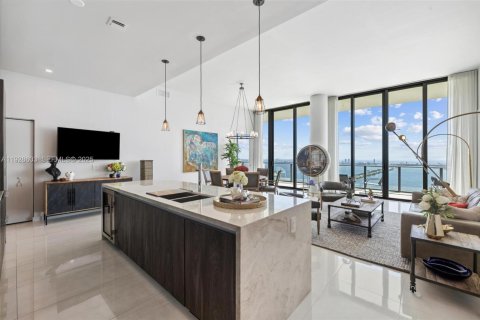 Condominio en venta en Miami, Florida, 4 dormitorios, 224.64 m2 № 2034478 - foto 10