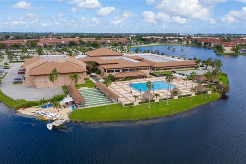 Condo in Pembroke Pines, Florida, 2 bedrooms  № 1863004 - photo 19