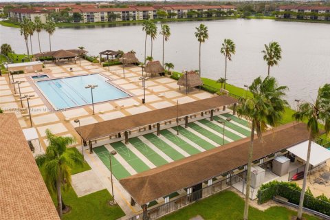 Condo in Pembroke Pines, Florida, 2 bedrooms  № 1863004 - photo 21