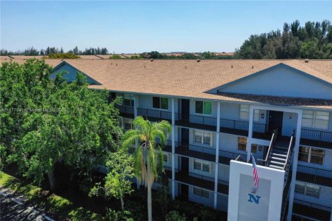 Condo in Pembroke Pines, Florida, 2 bedrooms  № 1863004 - photo 29