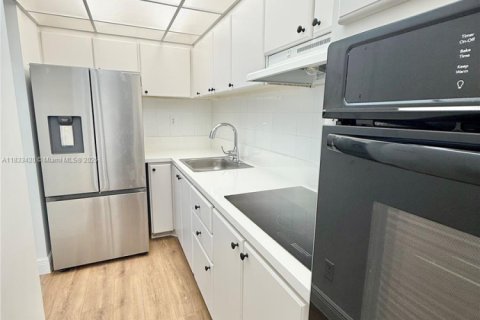 Купить кондоминиум в Майами-Бич, Флорида 50.45м2, № 1811497 - фото 8