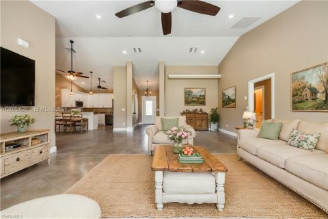 House in LaBelle, Florida 5 bedrooms № 2176442 - photo 7