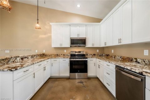 House in LaBelle, Florida 5 bedrooms № 2176442 - photo 11