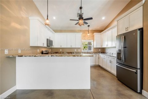 House in LaBelle, Florida 5 bedrooms № 2176442 - photo 9