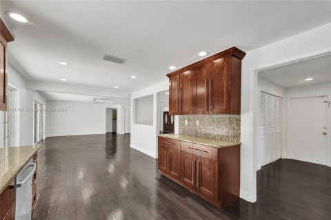 Casa en venta en Pompano Beach, Florida, 4 dormitorios, 225.85 m2 № 1460738 - foto 23