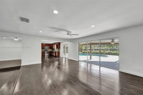 Casa en venta en Pompano Beach, Florida, 4 dormitorios, 225.85 m2 № 1460738 - foto 17