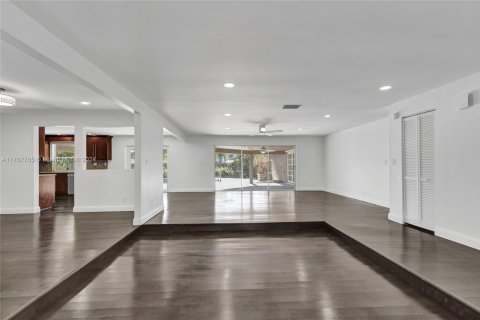 Casa en venta en Pompano Beach, Florida, 4 dormitorios, 225.85 m2 № 1460738 - foto 13