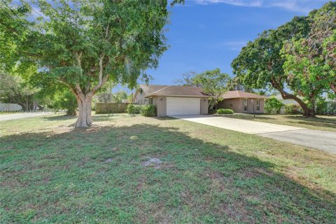 Casa en venta en Pompano Beach, Florida, 4 dormitorios, 225.85 m2 № 1460738 - foto 4