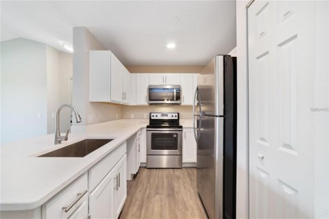 Condominio en alquiler en Oviedo, Florida, 2 dormitorios, 80.92 m2 № 1900645 - foto 3
