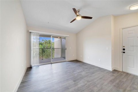 Condominio en alquiler en Oviedo, Florida, 2 dormitorios, 80.92 m2 № 1900645 - foto 5