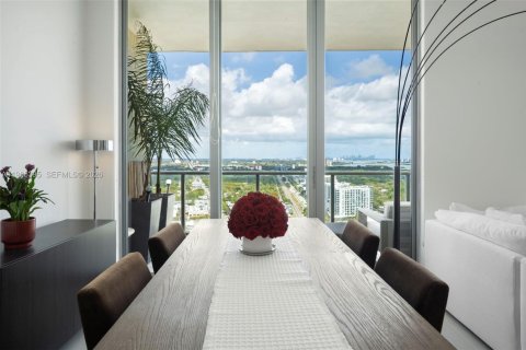 Condo in Miami, Florida, 2 bedrooms № 2081201 - photo 6