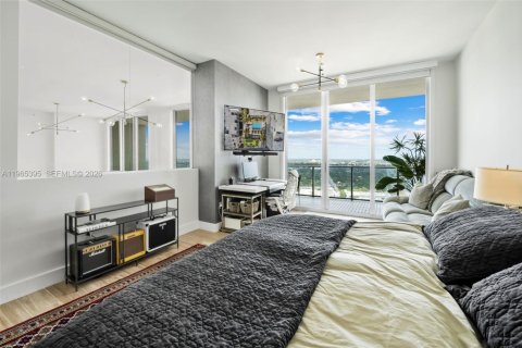 Condo in Miami, Florida, 2 bedrooms № 2081201 - photo 14