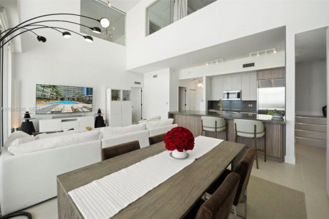 Condo in Miami, Florida, 2 bedrooms № 2081201 - photo 5