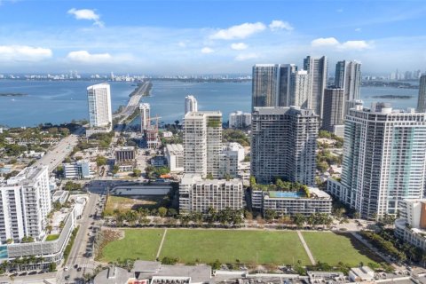 Condo in Miami, Florida, 2 bedrooms № 2081201 - photo 22
