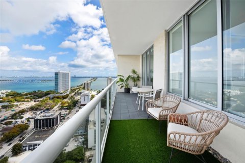 Condo in Miami, Florida, 2 bedrooms № 2081201 - photo 3