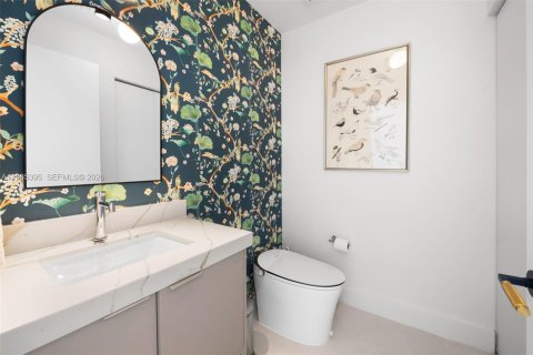 Condo in Miami, Florida, 2 bedrooms № 2081201 - photo 7