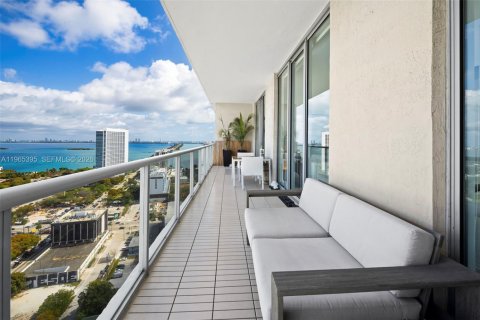 Condo in Miami, Florida, 2 bedrooms № 2081201 - photo 21
