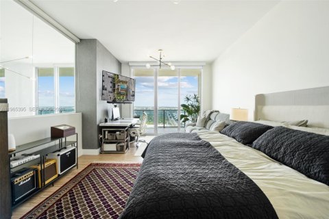 Condo in Miami, Florida, 2 bedrooms № 2081201 - photo 13