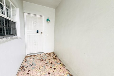 Купить кондоминиум в Майами, Флорида 1 спальня, 42.74м2, № 2168528 - фото 2