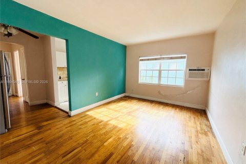 Купить кондоминиум в Майами, Флорида 1 спальня, 42.74м2, № 2168528 - фото 3