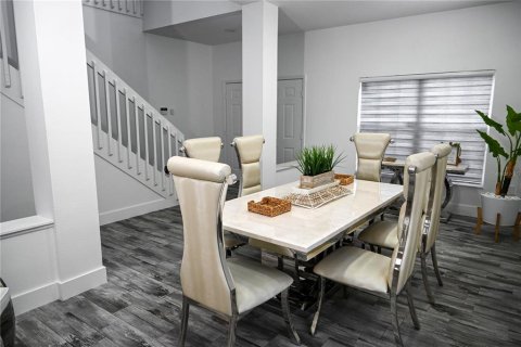 House in Kissimmee, Florida 5 bedrooms, 267.19 sq.m. № 2330633 - photo 14