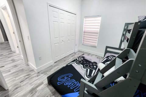 House in Kissimmee, Florida 5 bedrooms, 267.19 sq.m. № 2330633 - photo 18