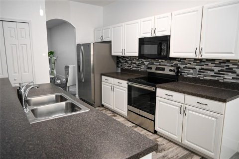 House in Kissimmee, Florida 5 bedrooms, 267.19 sq.m. № 2330633 - photo 26