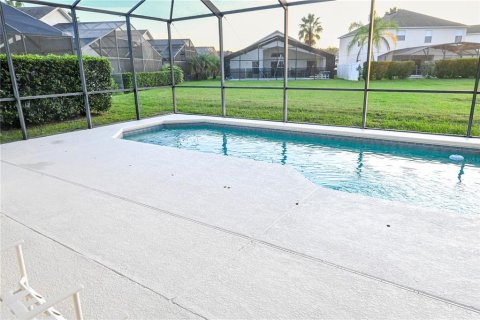 House in Kissimmee, Florida 5 bedrooms, 267.19 sq.m. № 2330633 - photo 3