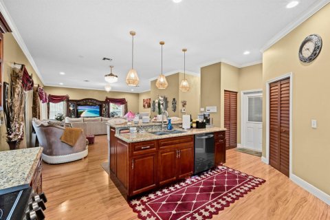 House in Lauderhill, Florida 4 bedrooms, 325.53 sq.m. № 2082921 - photo 12