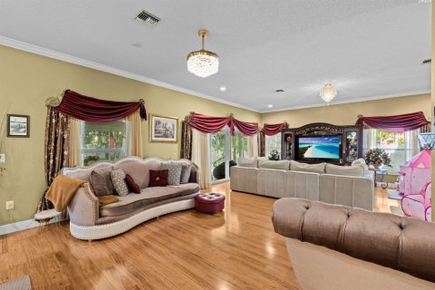 House in Lauderhill, Florida 4 bedrooms, 325.53 sq.m. № 2082921 - photo 5