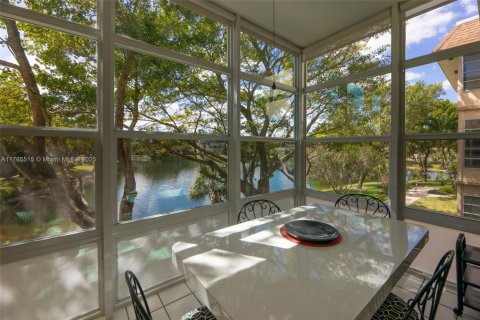 Condo in Lauderdale Lakes, Florida, 2 bedrooms  № 1892558 - photo 26