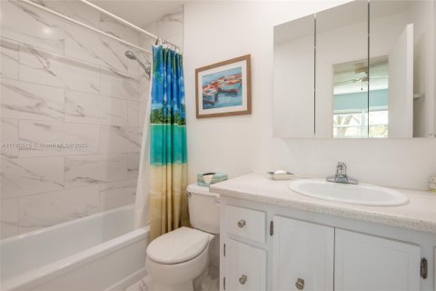 Condo in Lauderdale Lakes, Florida, 2 bedrooms  № 1892558 - photo 21