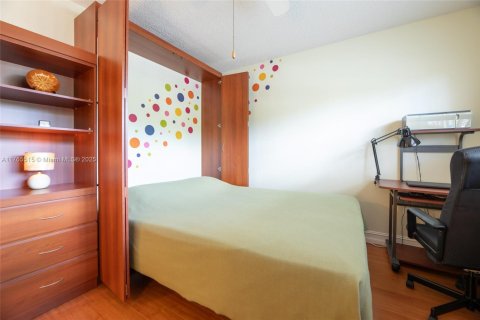 Condo in Lauderdale Lakes, Florida, 2 bedrooms  № 1892558 - photo 22