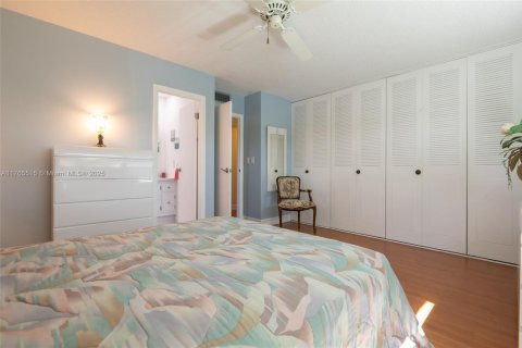 Condo in Lauderdale Lakes, Florida, 2 bedrooms  № 1892558 - photo 20