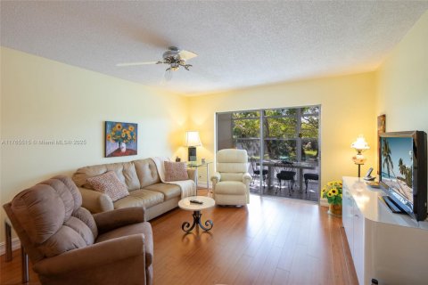Condo in Lauderdale Lakes, Florida, 2 bedrooms  № 1892558 - photo 6